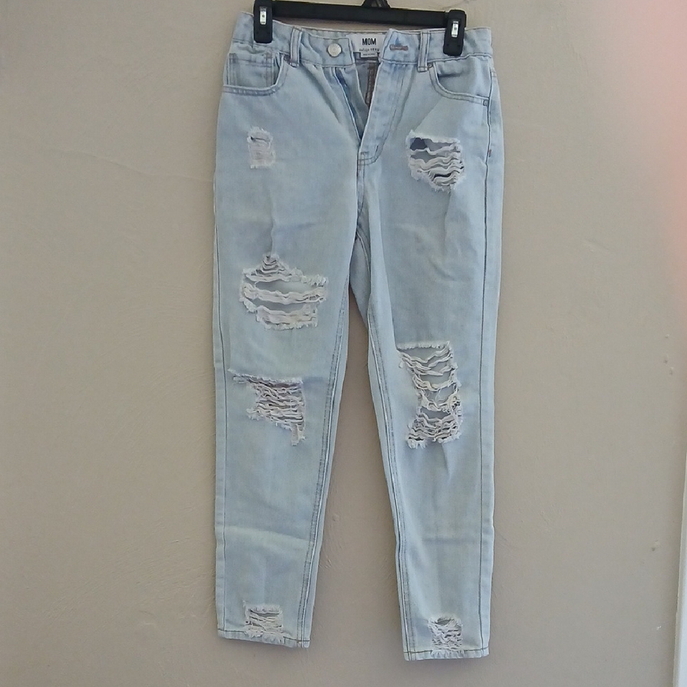 Refuge Blue Ankle‎ Cropped Distressed Jeans